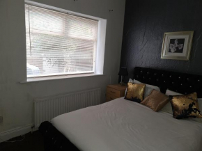 Professionals, Families, Contractors and Long Stay
